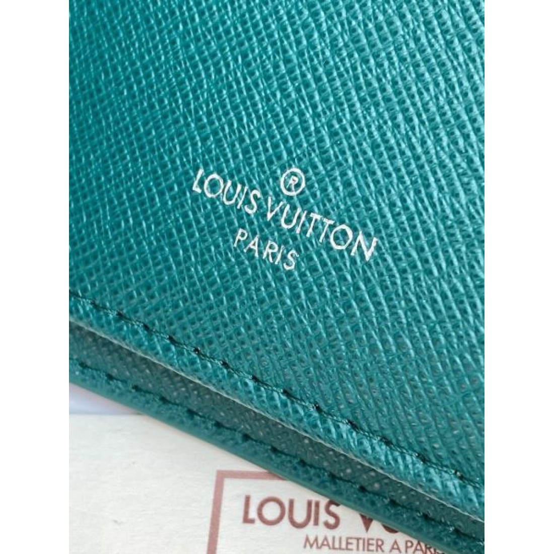 収納力抜群でスマートな LOUIS VUITTON ルイヴィトン コピー 長財布 