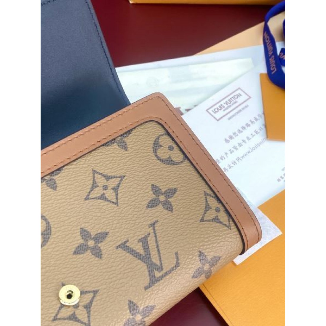 高級感と整理力を備えた LOUIS VUITTON ルイヴィトン コピー 長財布