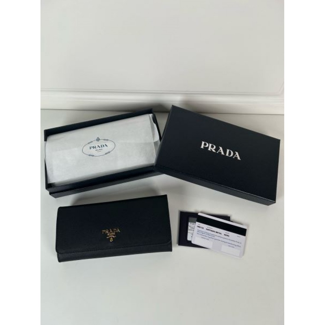 PRADA プラダ コピー 長財布 シンプルでエレガントな スリムなデザイン