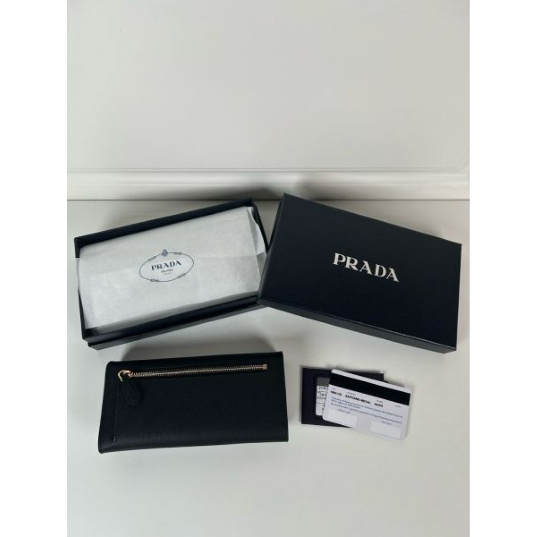 PRADA プラダ コピー 長財布 シンプルでエレガントな スリムなデザイン