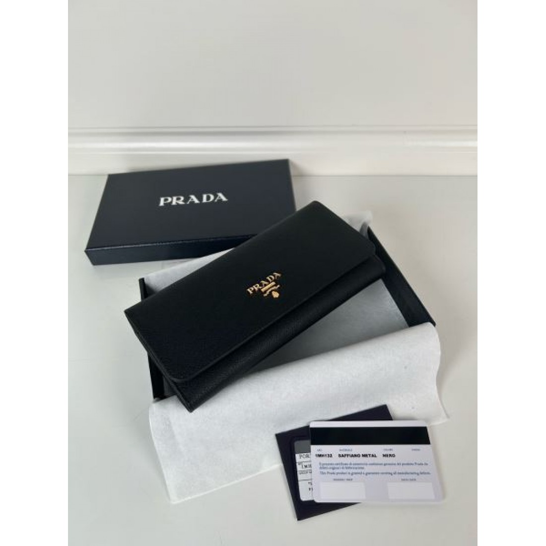 PRADA プラダ コピー 長財布 シンプルでエレガントな スリムなデザイン