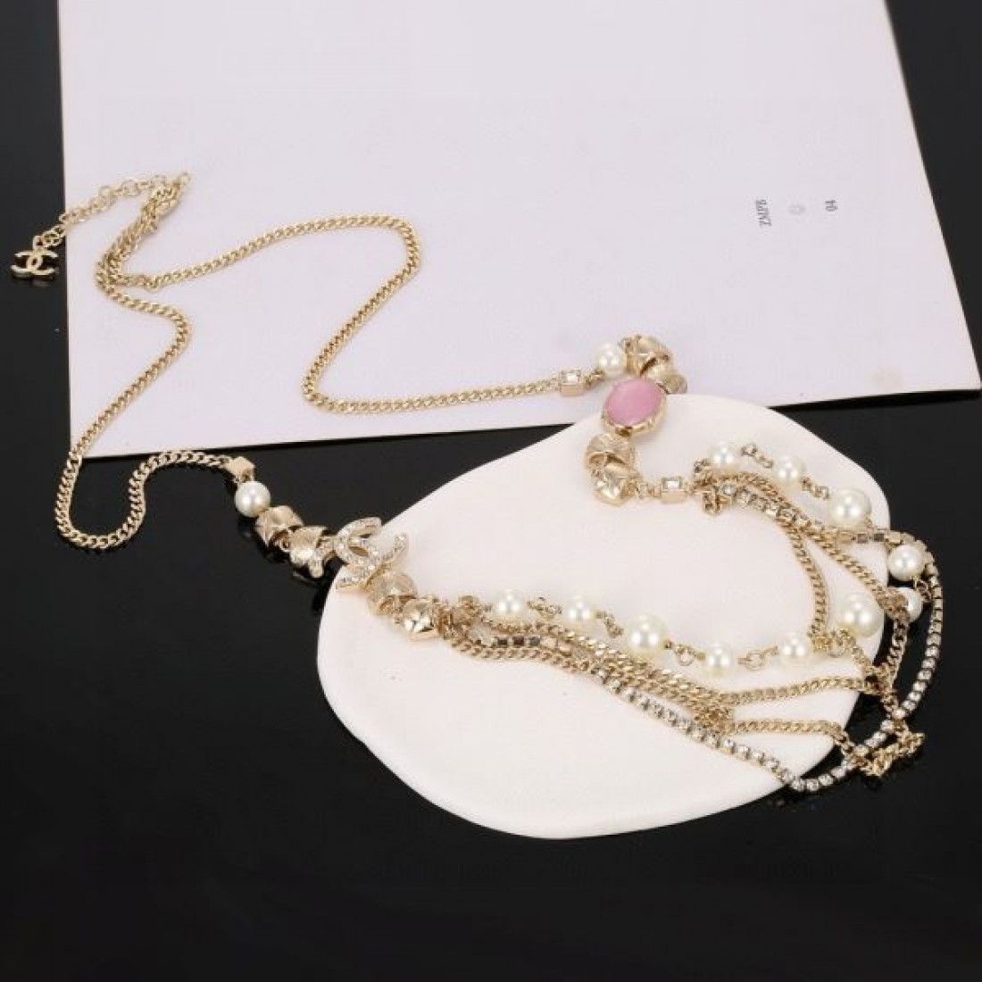 CHANEL コピー ネックレス ロゴ 季節感あふれる注目の新作 シャネル