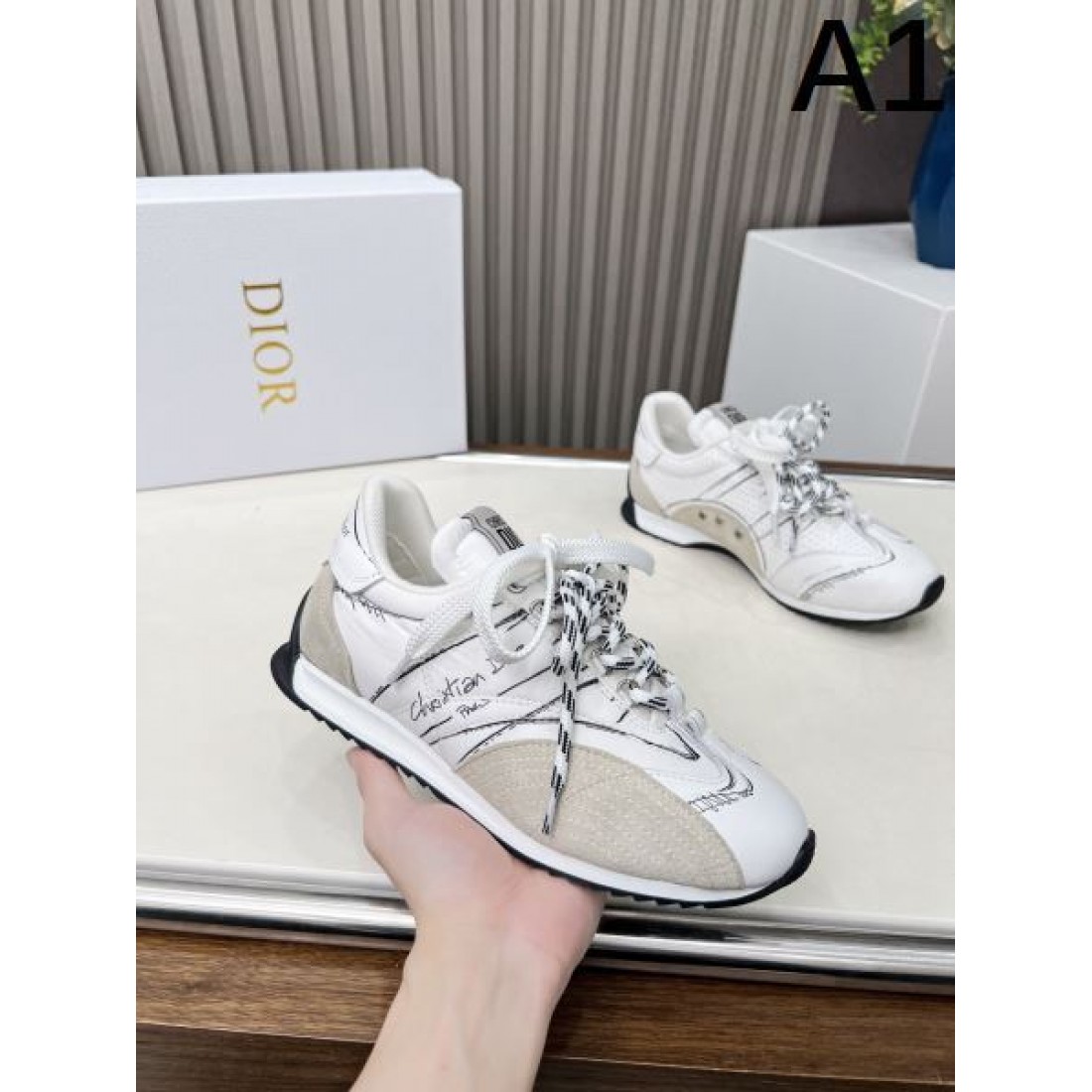 デザイン性と快適さを兼ね備えた ディオール コピー スニーカー DIOR