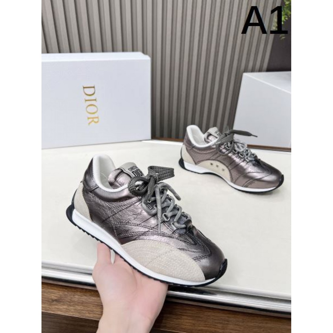 都会感ただよう DIOR ディオール コピー スニーカー が注目