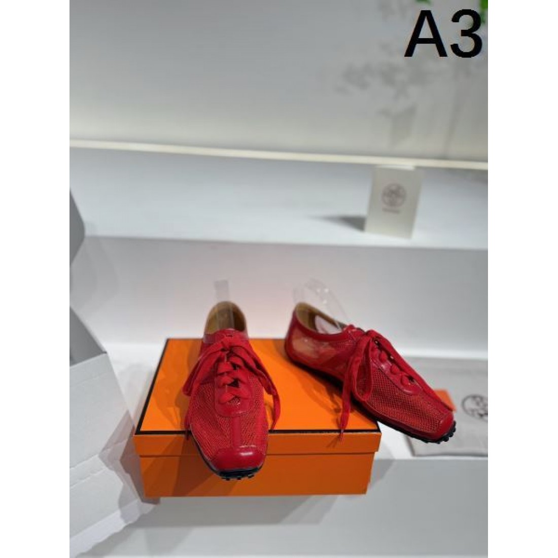 爽快でモダンな HERMES エルメス コピー スニーカー を今すぐ体感