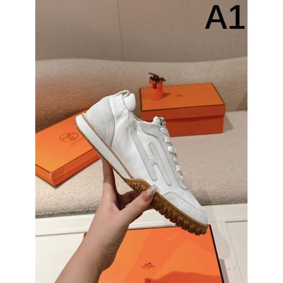 スタイルを格上げする HERMES エルメス コピー スニーカー 魅力的な存在感