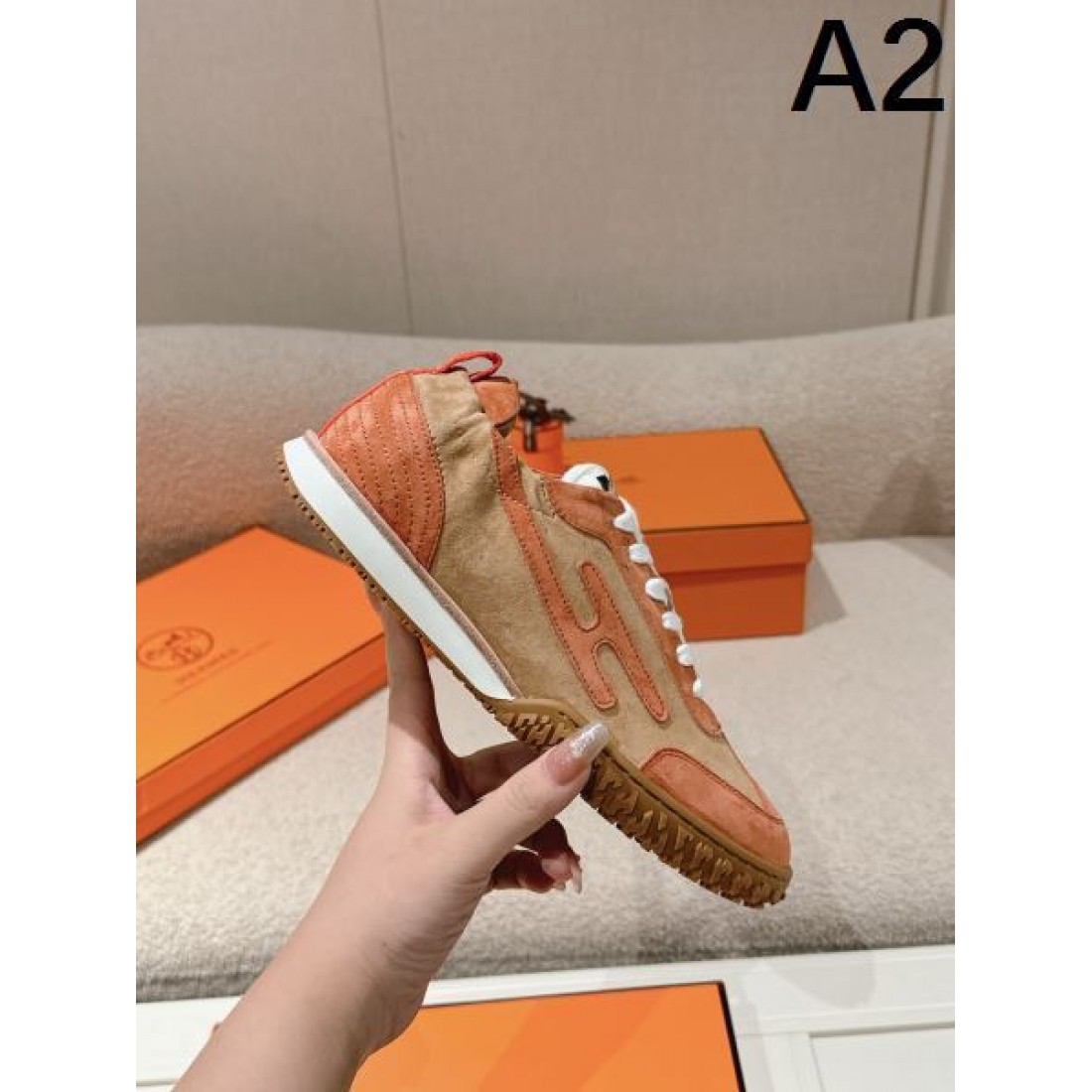  スタイルを格上げする HERMES エルメス コピー スニーカー 魅力的な存在感