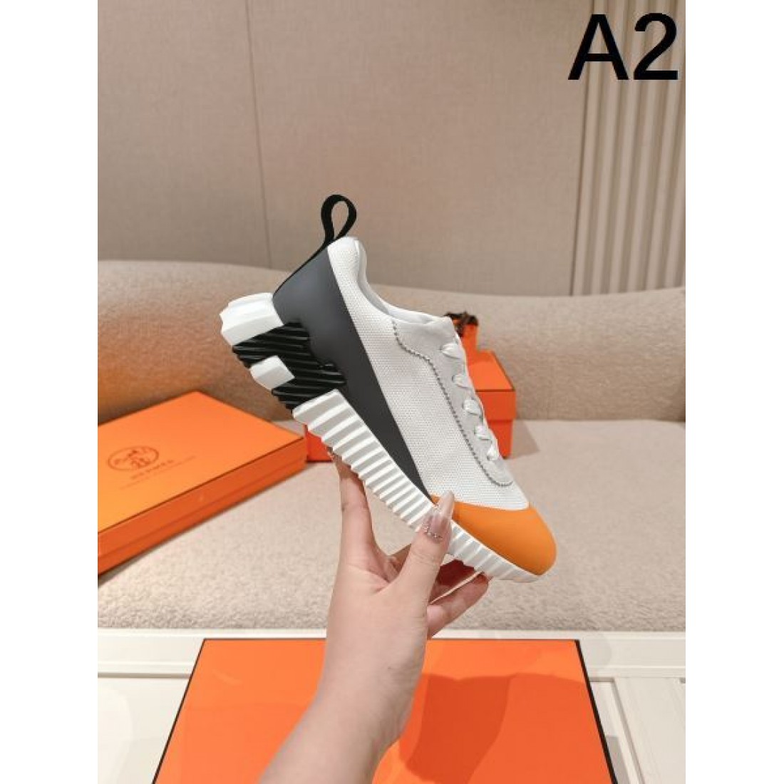 高級感と快適さを両立した HERMES エルメス コピー スニーカー が選ばれる