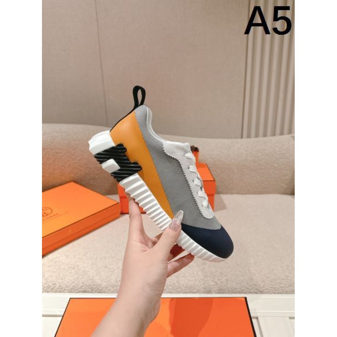 高級感と快適さを両立した HERMES エルメス コピー スニーカー が選ばれる