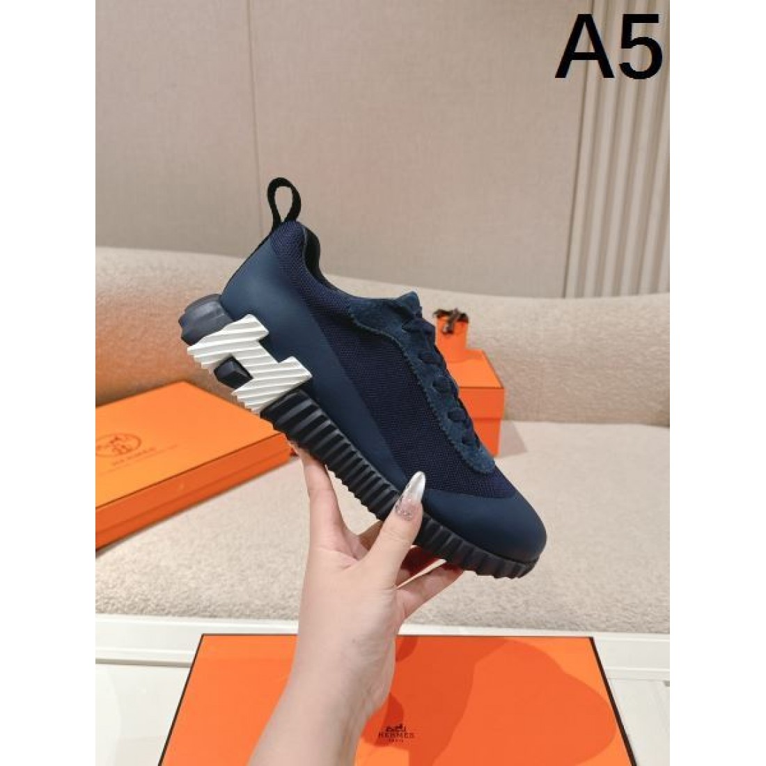 HERMES エルメス コピー スニーカー スマートで機能的な美しさが光る