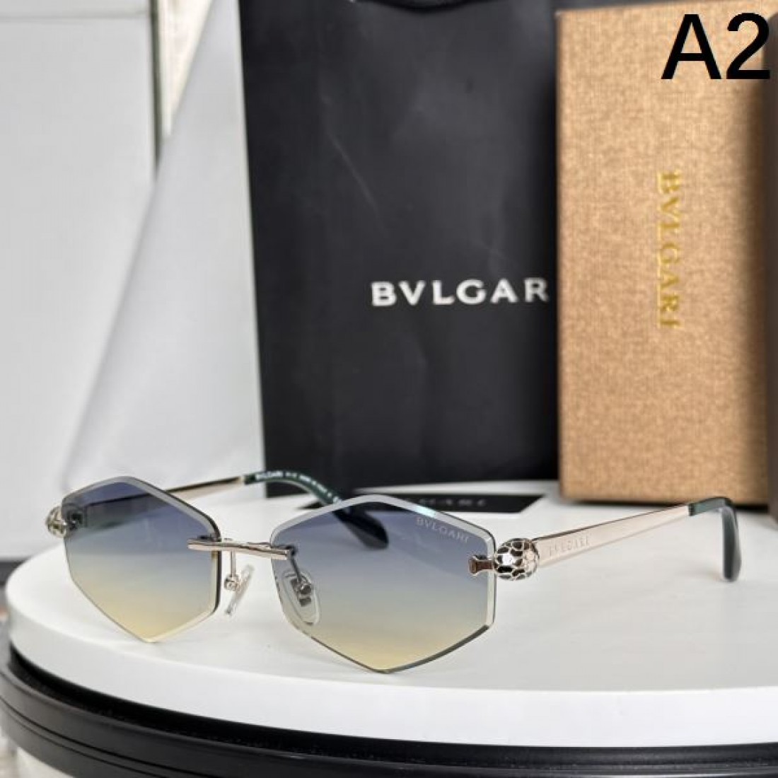 BVLGARI ブルガリ コピー サングラス 洗練されたカラーリングと軽やかなフィット感