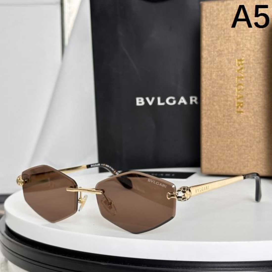 BVLGARI ブルガリ コピー サングラス 洗練されたカラーリングと軽やかなフィット感