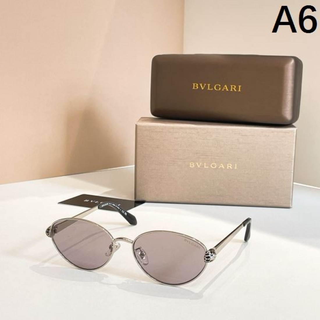 洗練された印象を与える BVLGARI ブルガリ コピー サングラス 透明感のある上質さ