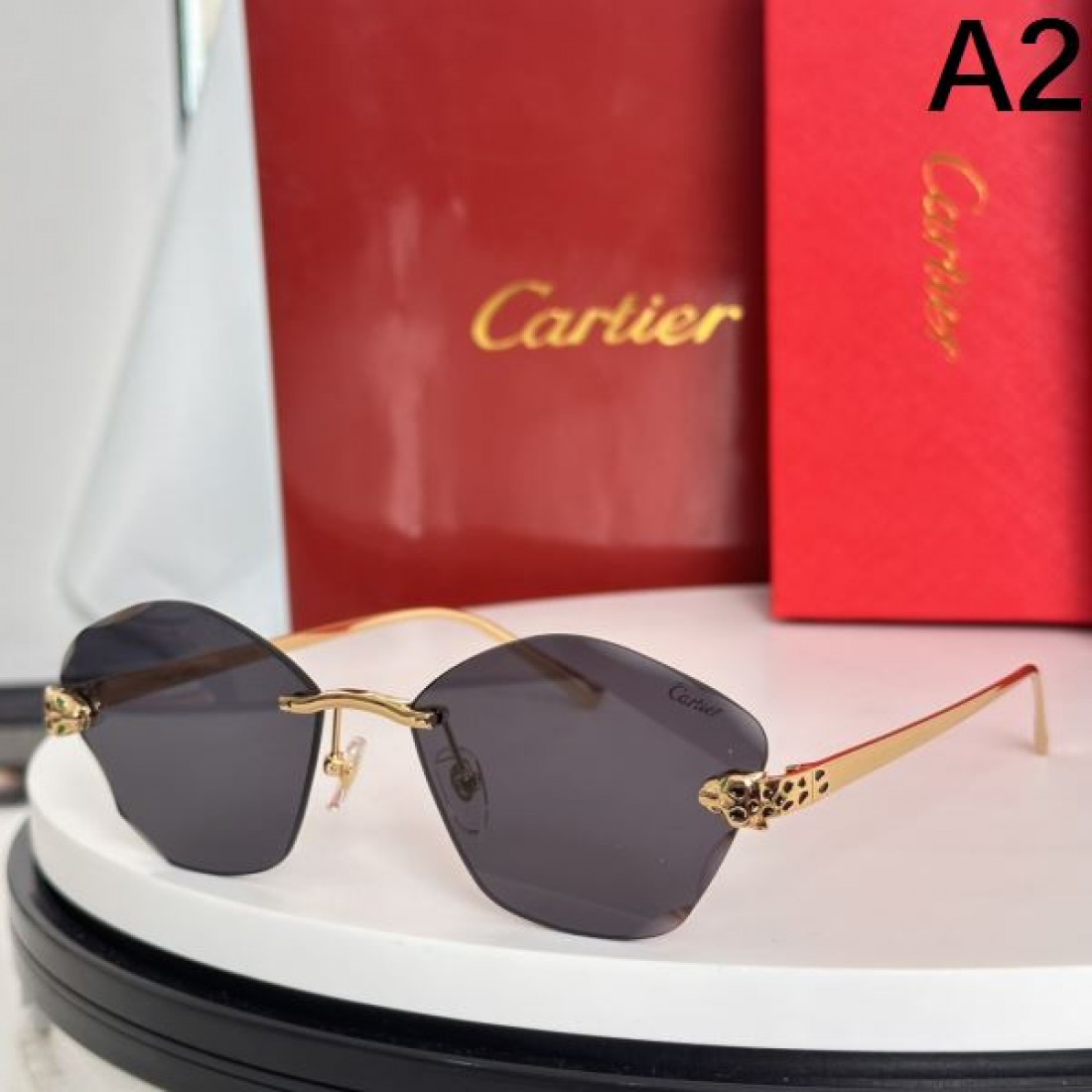 都会的な印象  CARTIER カルティエ コピー サングラス 高級感漂う