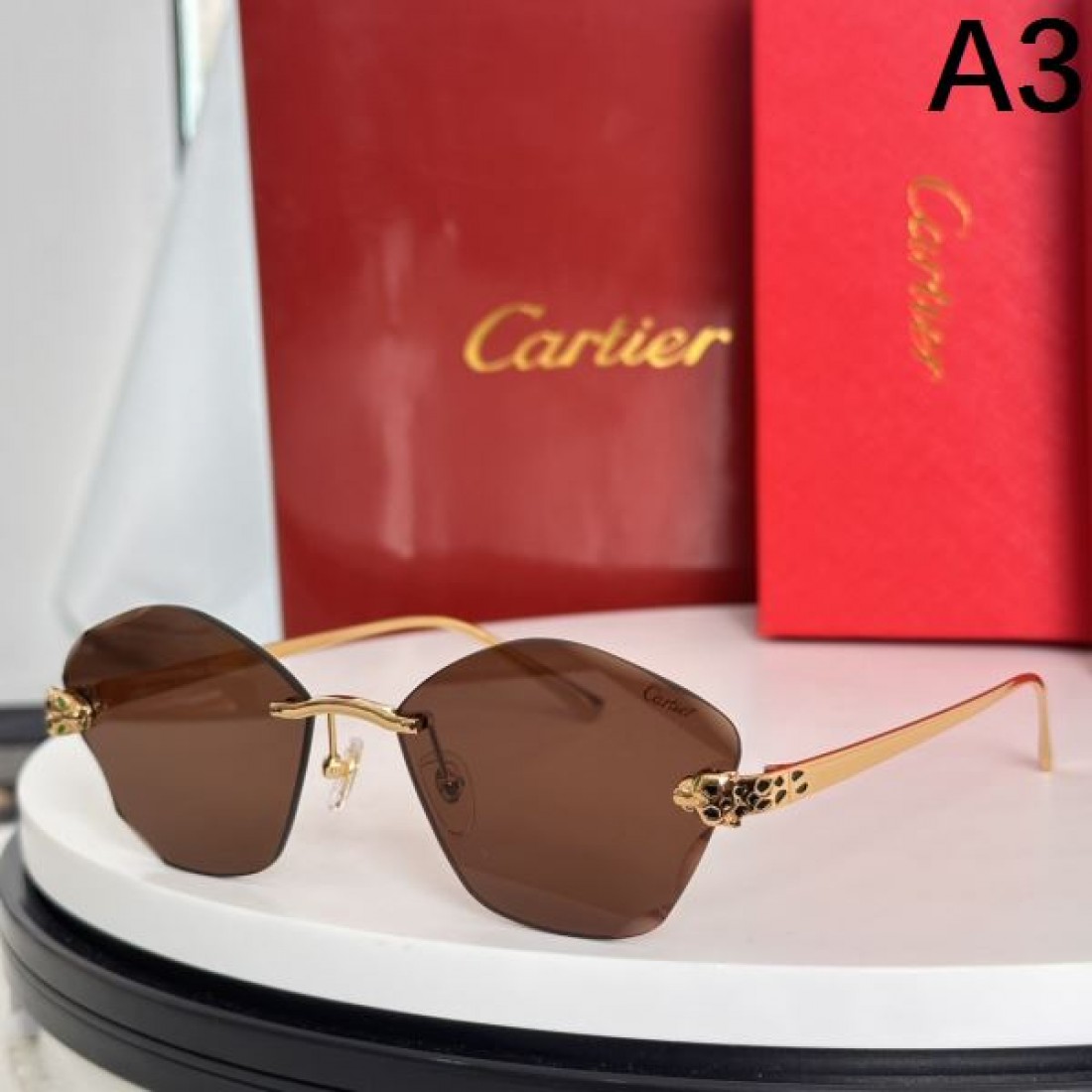 都会的な印象  CARTIER カルティエ コピー サングラス 高級感漂う