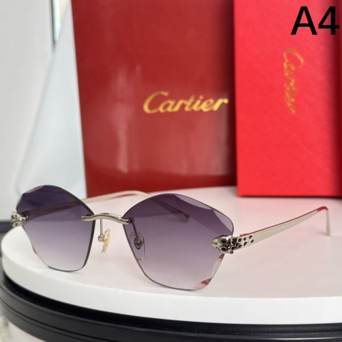 都会的な印象  CARTIER カルティエ コピー サングラス 高級感漂う