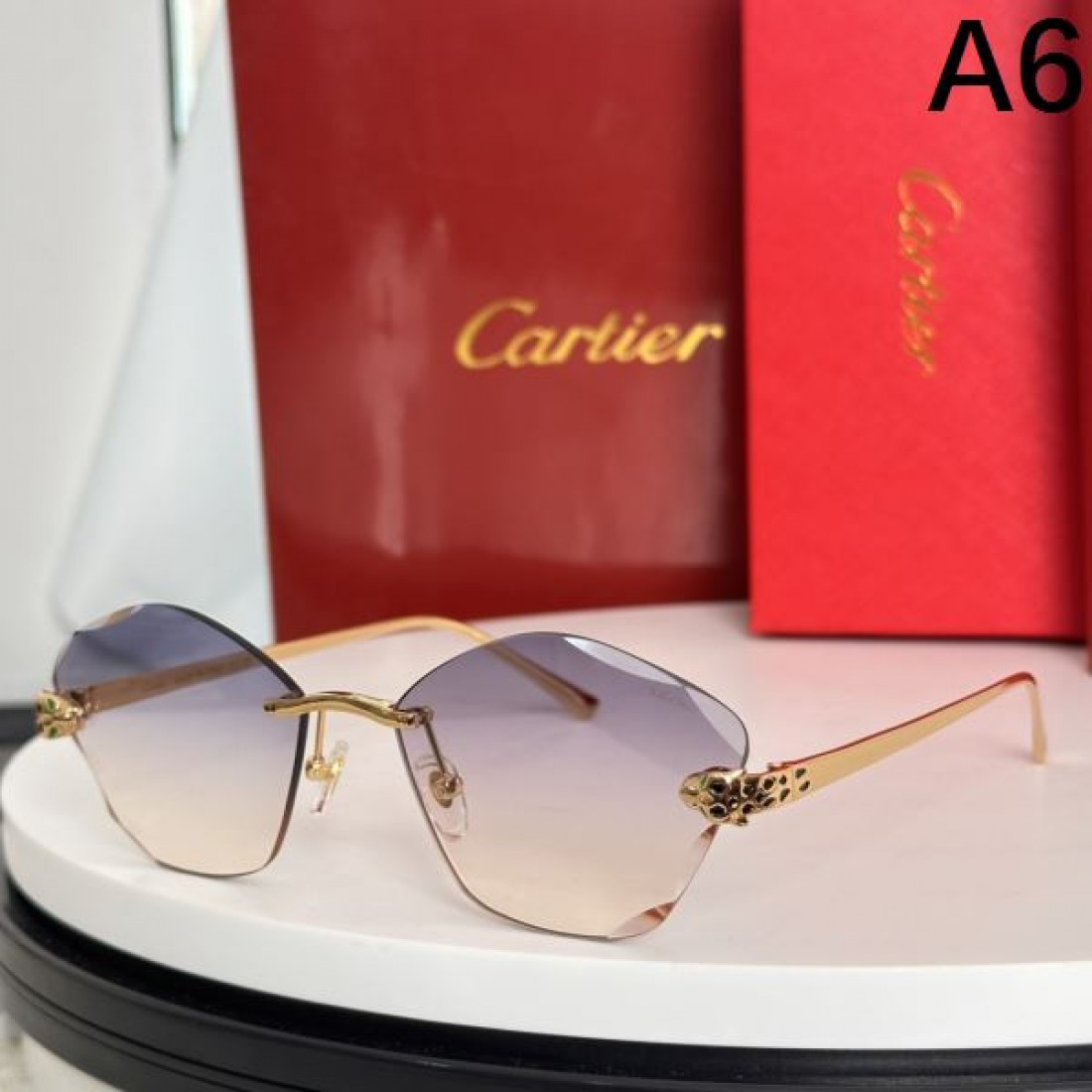 都会的な印象  CARTIER カルティエ コピー サングラス 高級感漂う