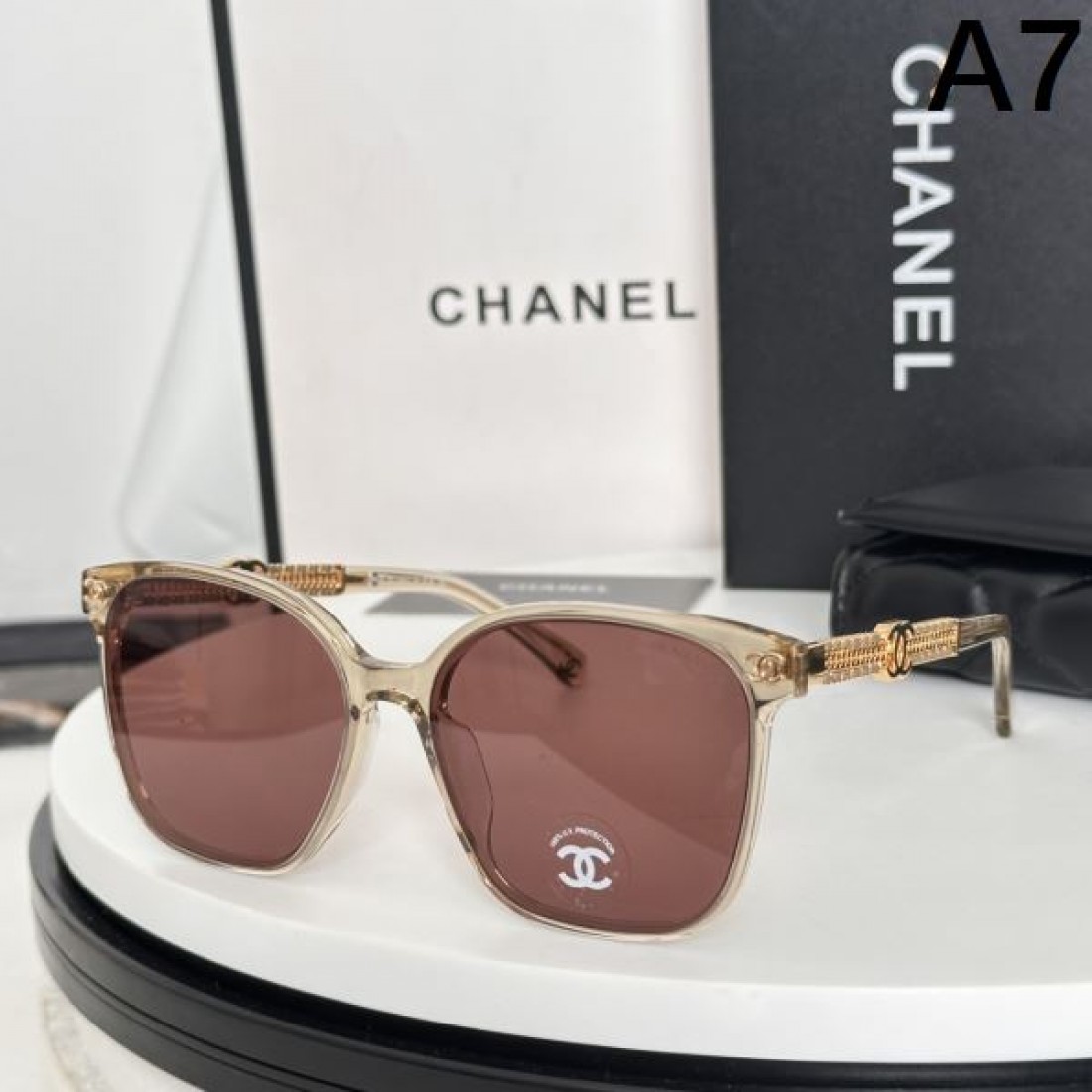 優雅な フェミニンなトレンド感満載 シャネル コピー サングラスCHANEL