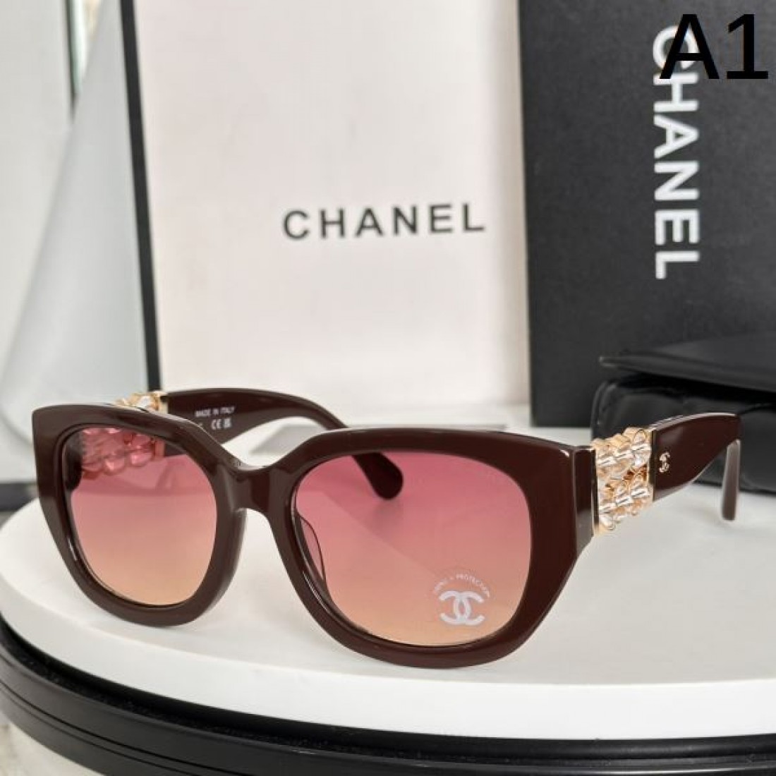 話題のファッションアイテム CHANEL シャネル コピー サングラス 季節の変わり目にぴった