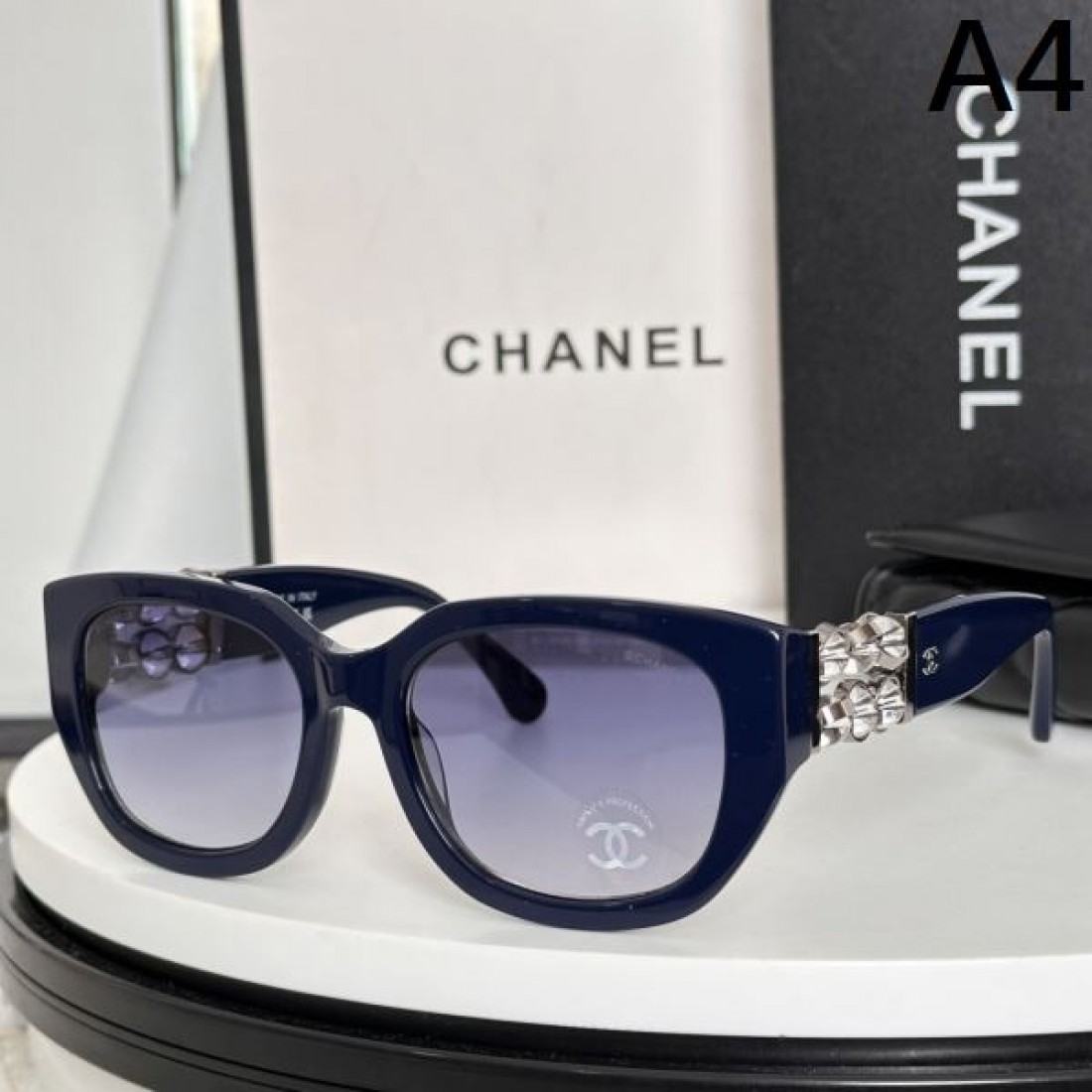 話題のファッションアイテム CHANEL シャネル コピー サングラス 季節の変わり目にぴった