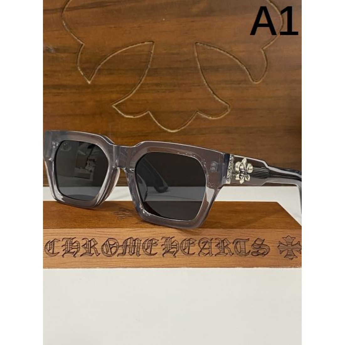 ファッション性抜群 CHROME HEARTS クロムハーツ コピー サングラス 全身を引き立てる一着