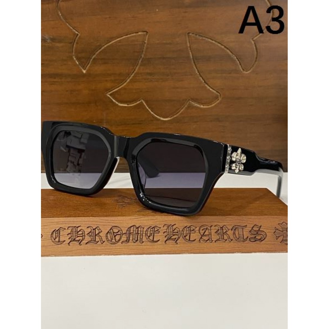 ファッション性抜群 CHROME HEARTS クロムハーツ コピー サングラス 全身を引き立てる一着