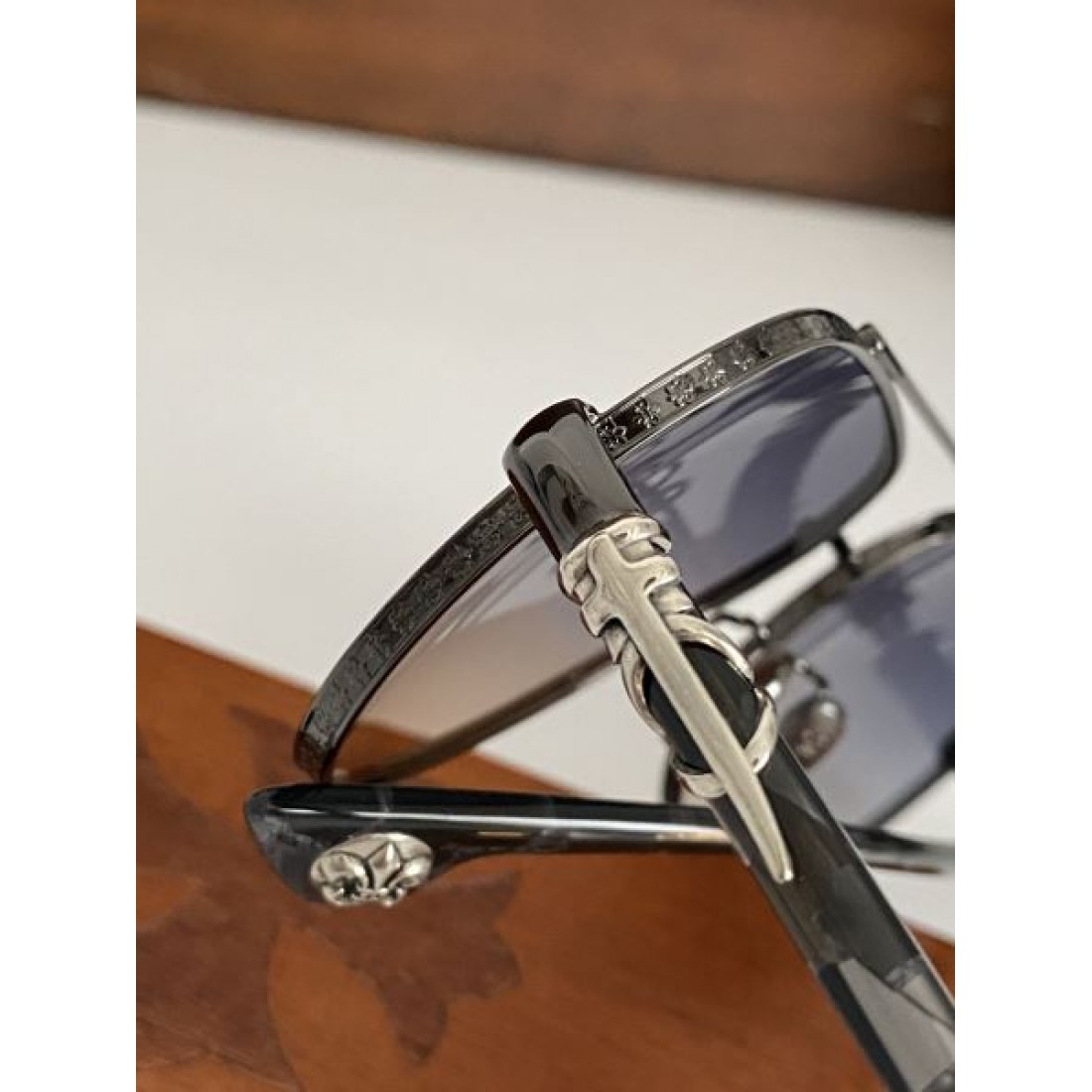 今季は色を使った注目新品 CHROME HEARTS クロムハーツ コピー サングラス 限定予約受付中