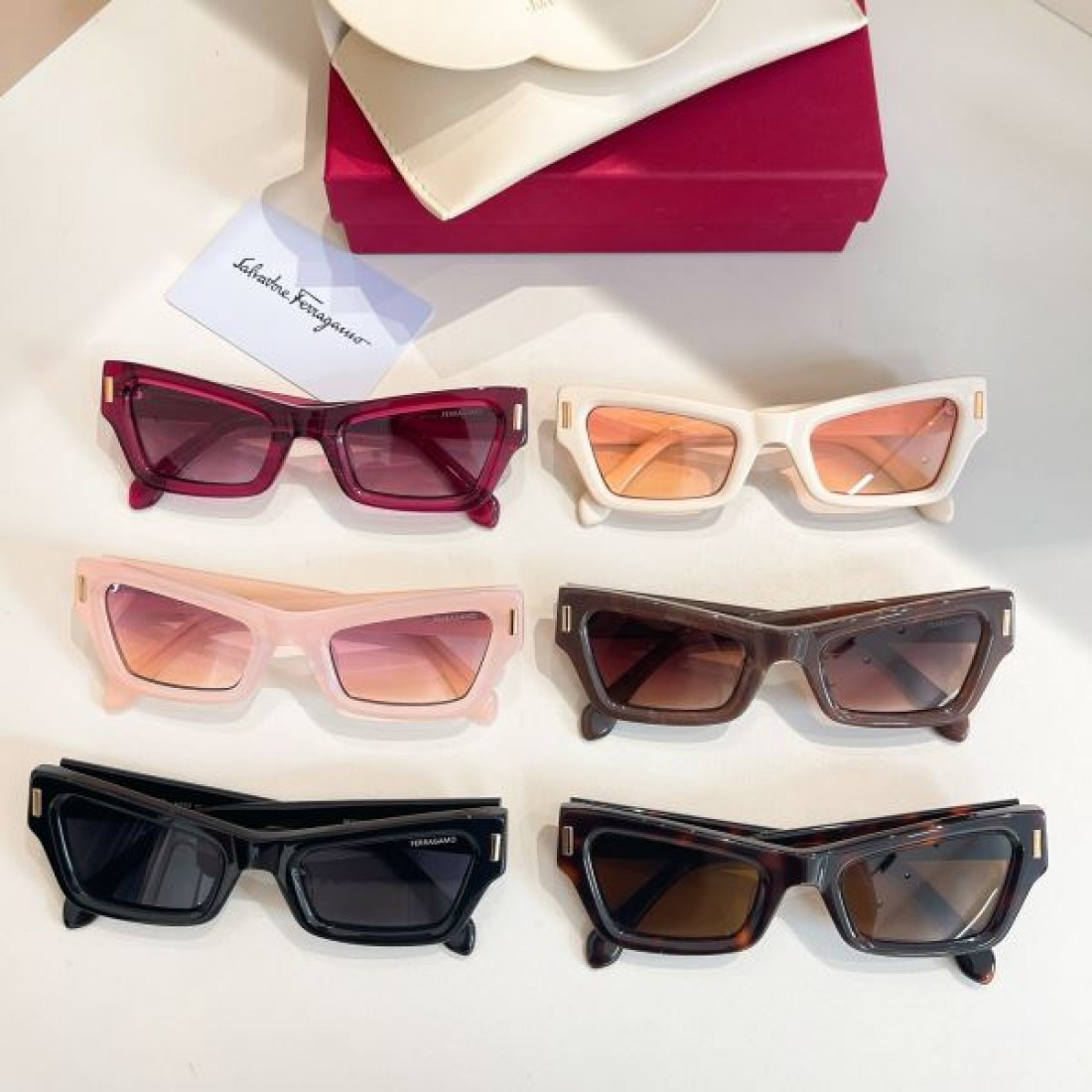 FERRAGAMO サルヴァトーレ フェラガモ コピー サングラス エレガント 優美な