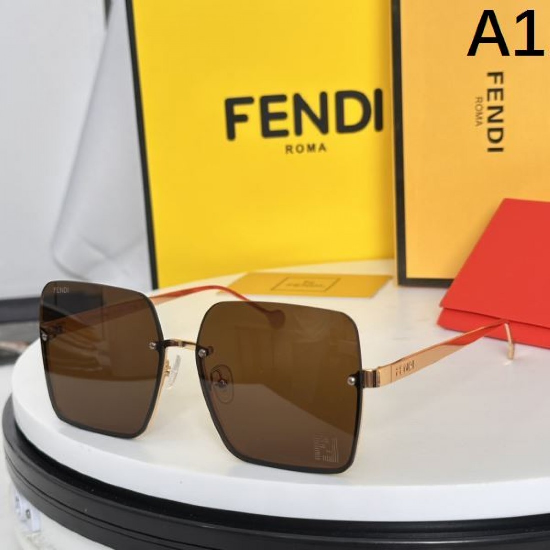フェンデイ コピー サングラス FENDI 洗練された個性と都会的なスタイル