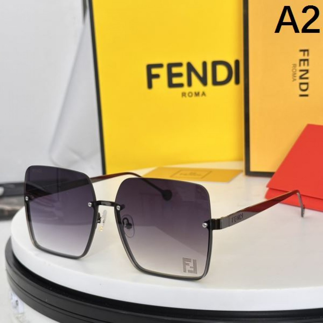 フェンデイ コピー サングラス FENDI 洗練された個性と都会的なスタイル