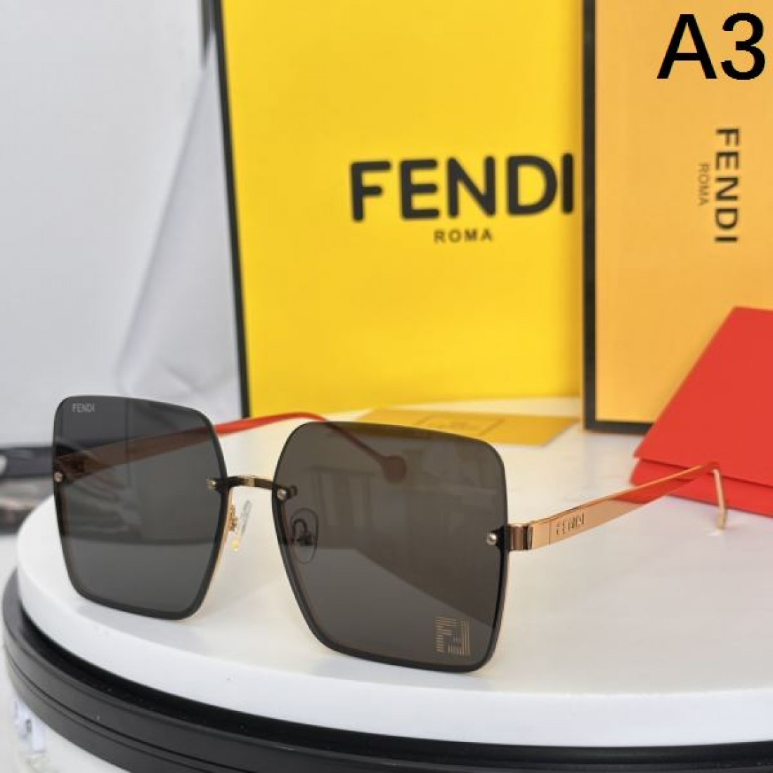 フェンデイ コピー サングラス FENDI 洗練された個性と都会的なスタイル