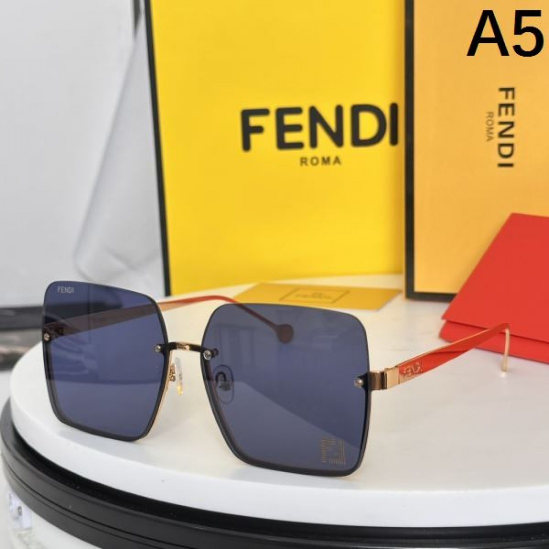 フェンデイ コピー サングラス FENDI 洗練された個性と都会的なスタイル