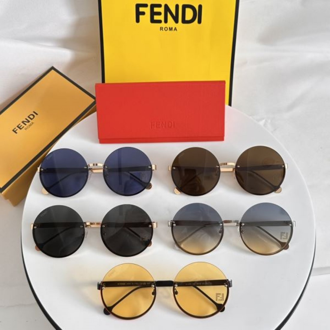FENDI フェンデイ コピー サングラス クラシカルで洗練された雰囲気を演出