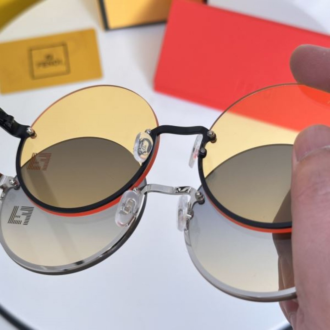 FENDI フェンデイ コピー サングラス クラシカルで洗練された雰囲気を演出
