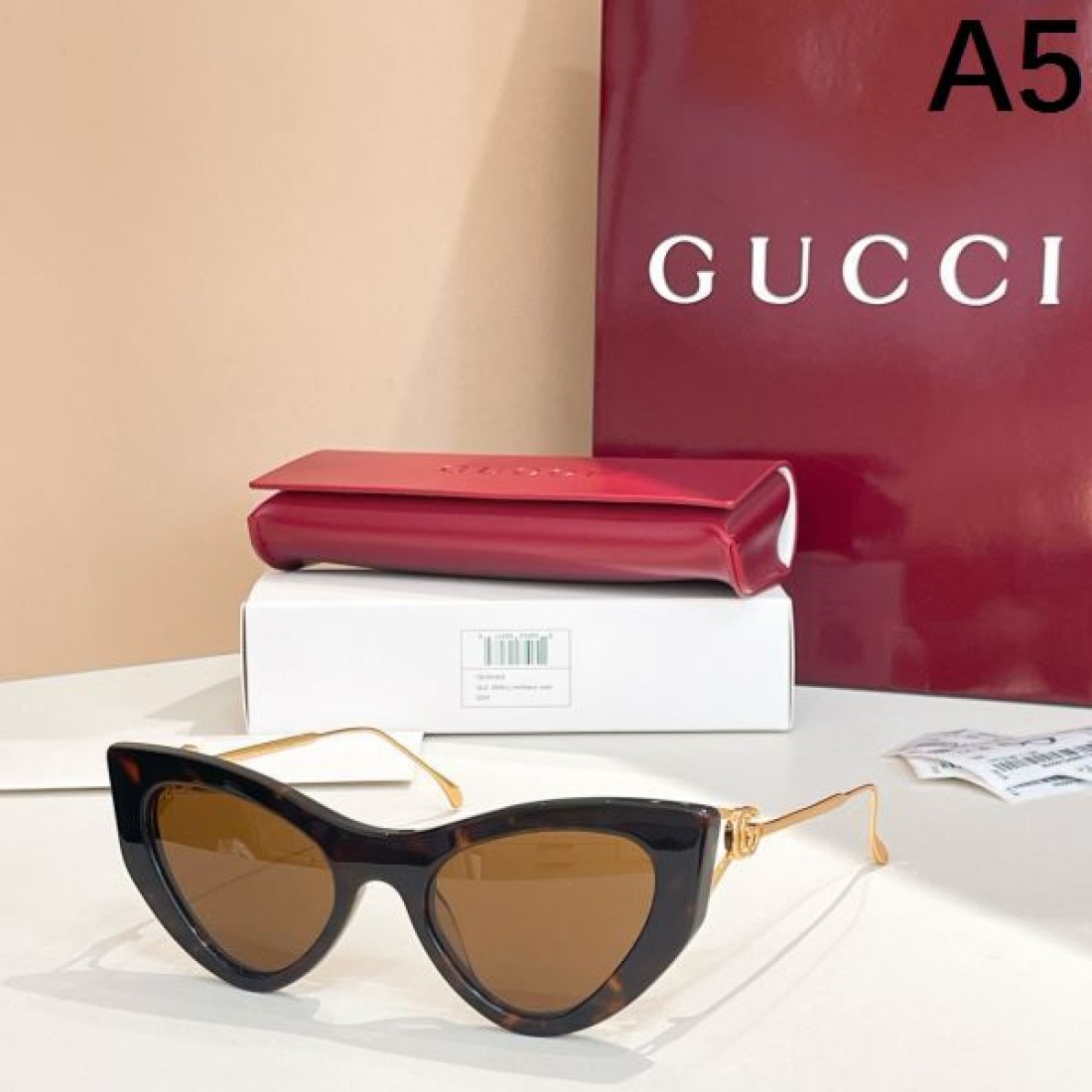 GUCCI グッチ スーパーコピー サングラス 遊び心あるモダンな魅力で