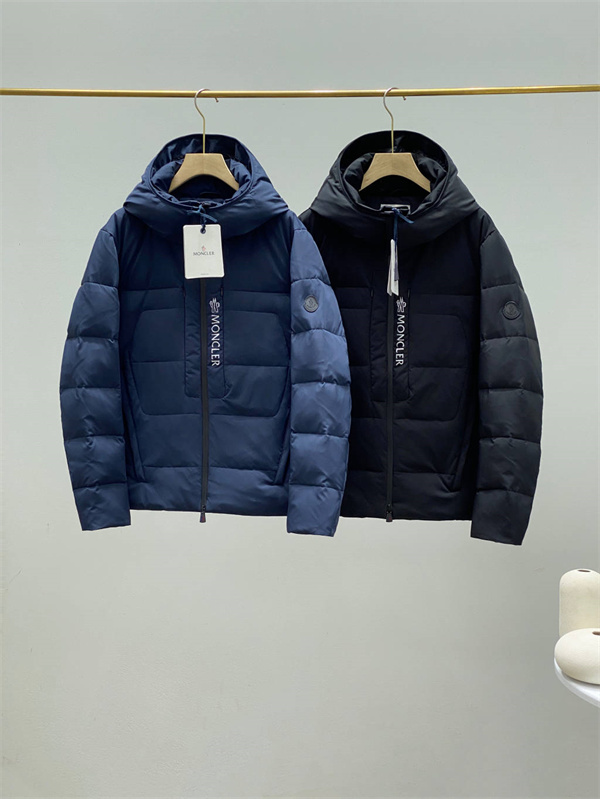  都会派ダウンの正解 ― MONCLER コピー ロゴジップ フーデッドダウンジャケット