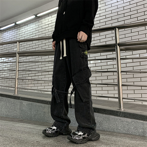 無骨さと機能美を併せ持つ、ストーンアイランド コピー カーゴデニムスタイル