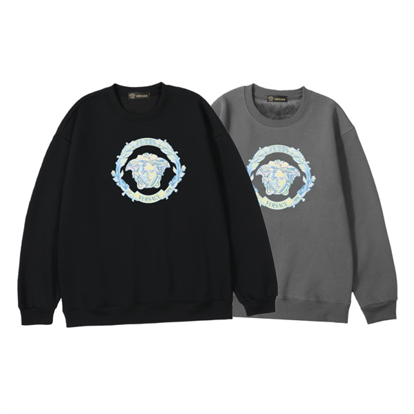 気品と存在感を纏う ― VERSACE コピー メデューサ クルーネックスウェット