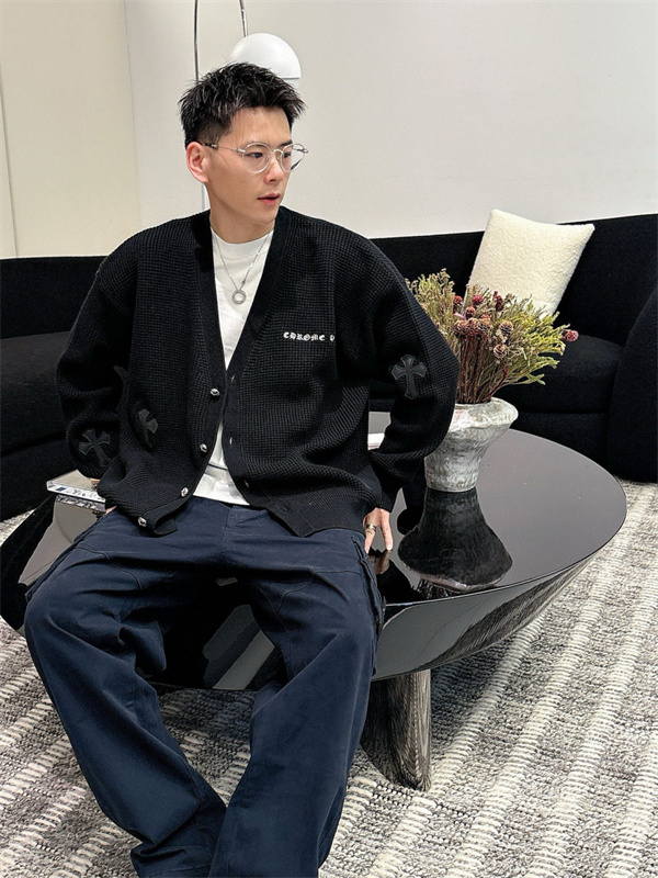 ロック美学の日常化 —— クロムハーツコピーカーディガン