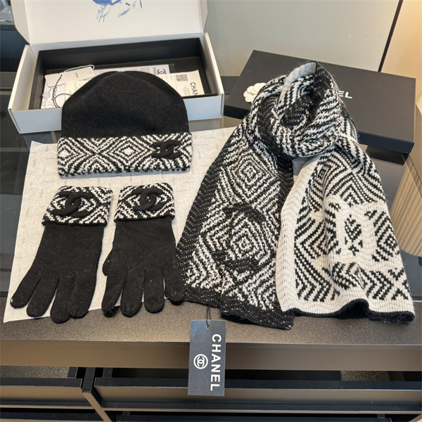 冬の装いを格上げ ― CHANEL コピー モノトーン ニットアクセサリー3点セット