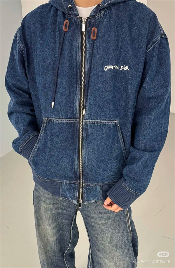 デニムで魅せる上品カジュアル ― DIOR コピー ジップアップデニムフーディ