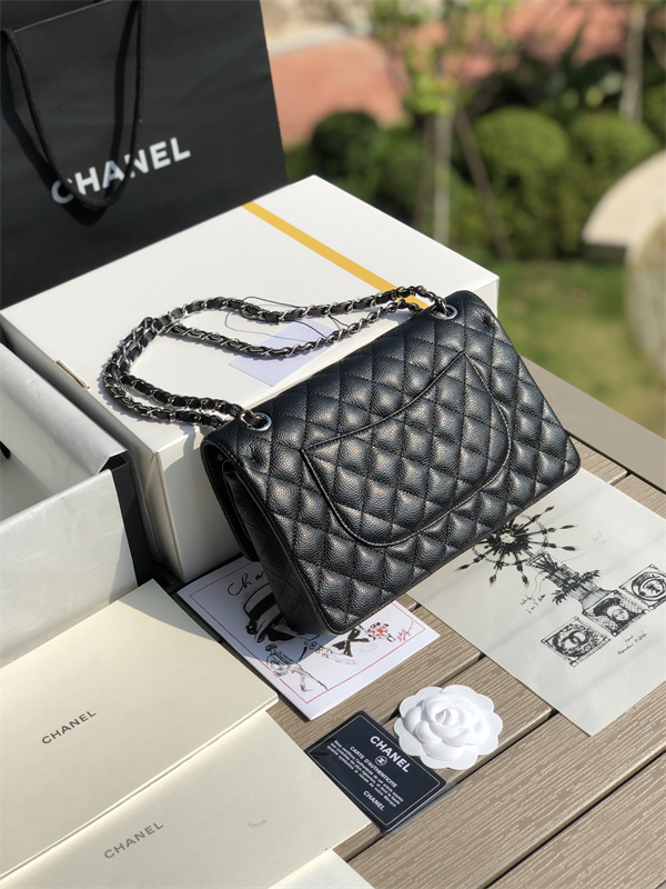  時代を超えて愛される美しさ、大人のためのシャネル コピー チェーンバッグ