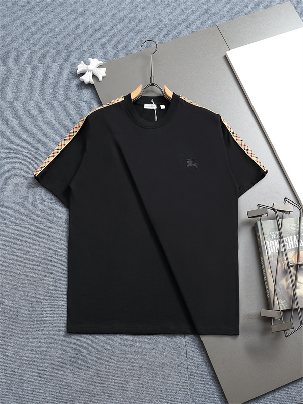 上品なアクセントを演出する、バーバリー コピー Tシャツ