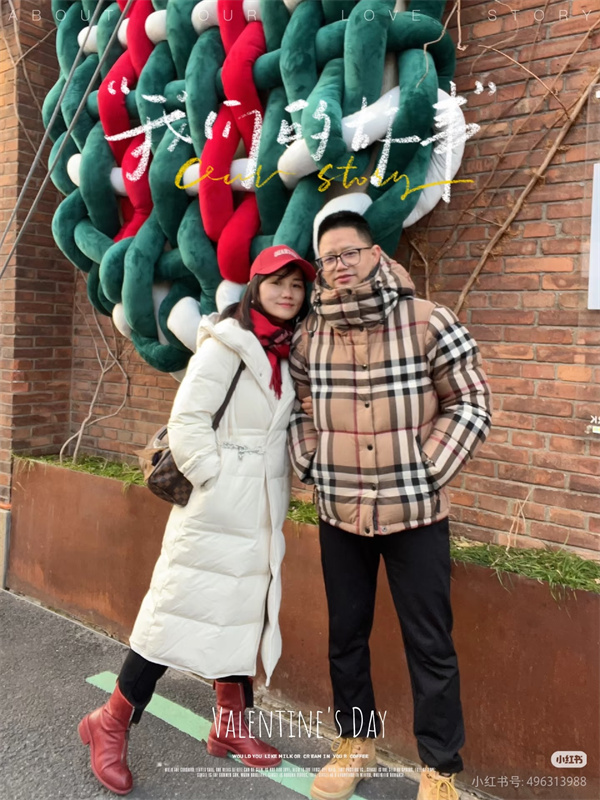 クラシックと都会性が交差する——チェック柄バーバリー コピー ダウンジャケットの新たな肖像