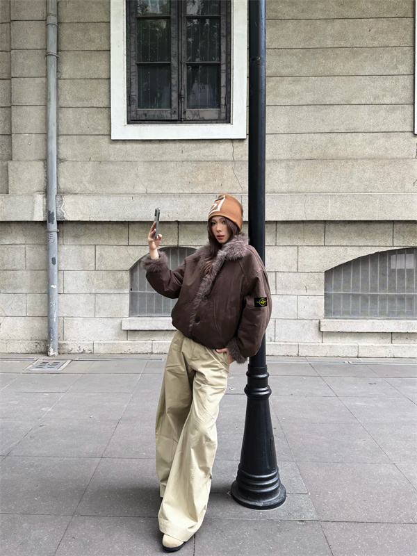 ストーンアイランド コピー ファーカラージャケットの魅力