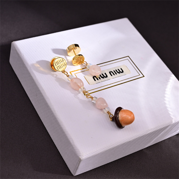  フェミニンな彩りを添える、ミュウミュウ コピー ピアス