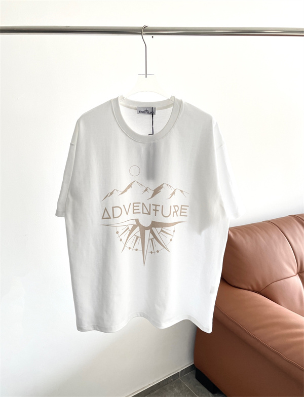 冒険心を感じるカジュアルスタイル、ストーンアイランド コピー Tシャツ