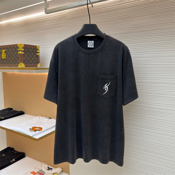 後ろ姿まで抜かりない、存在感で魅せる クロムハーツ コピー Tシャツ 
