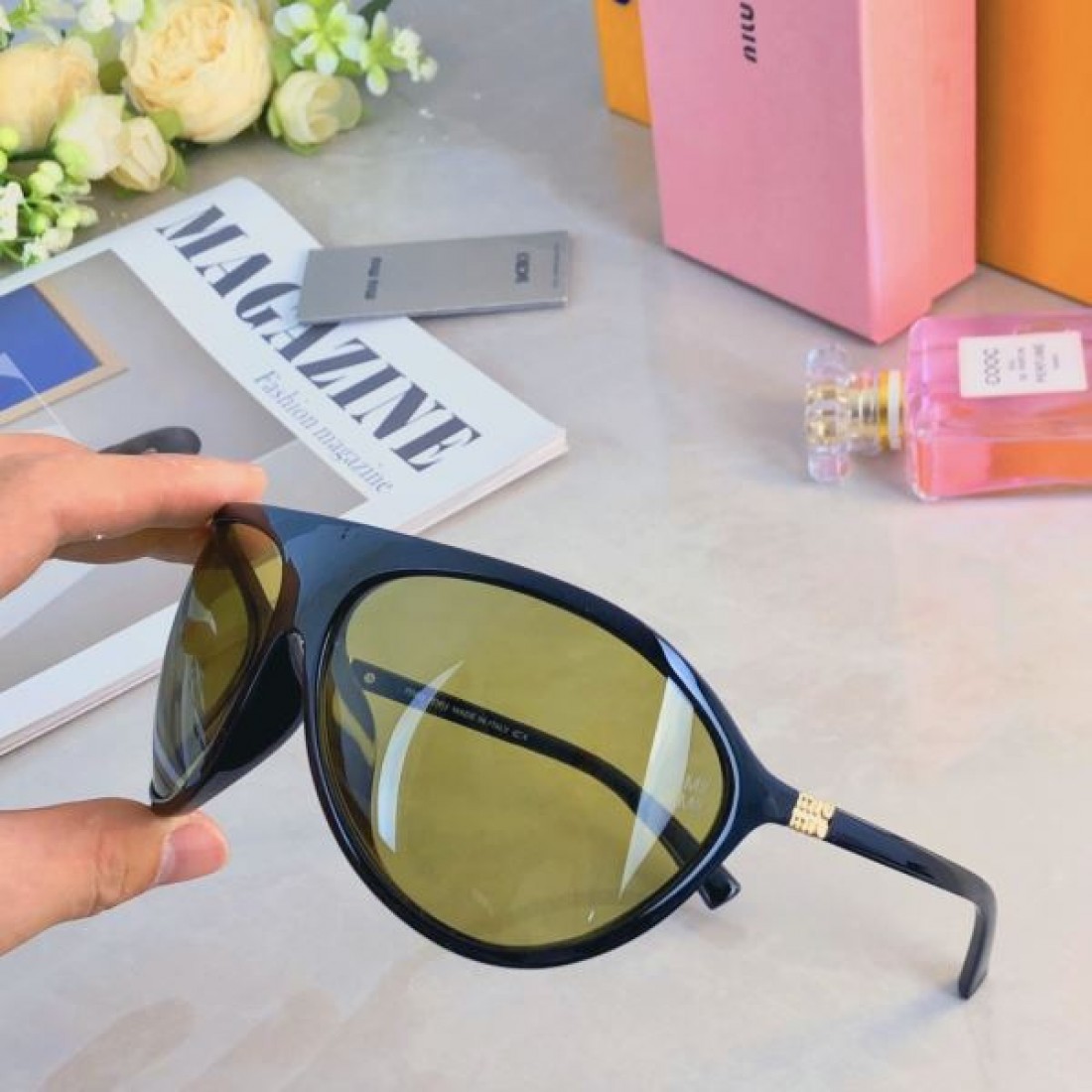 旬なカラー展開 MIU MIU ミュウミュウ コピー サングラス セレブ御用達