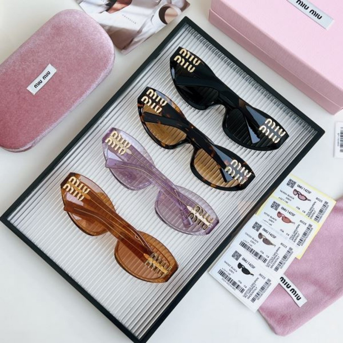 品薄状態続出 MIU MIU ミュウミュウ コピー サングラス 再入荷待ち